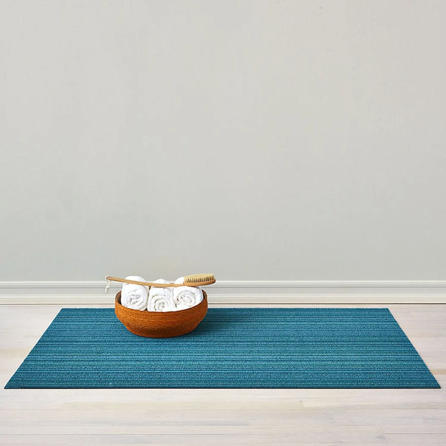 chilewich | big mat 91x152cm (36x60") | skinny stripe turquoise