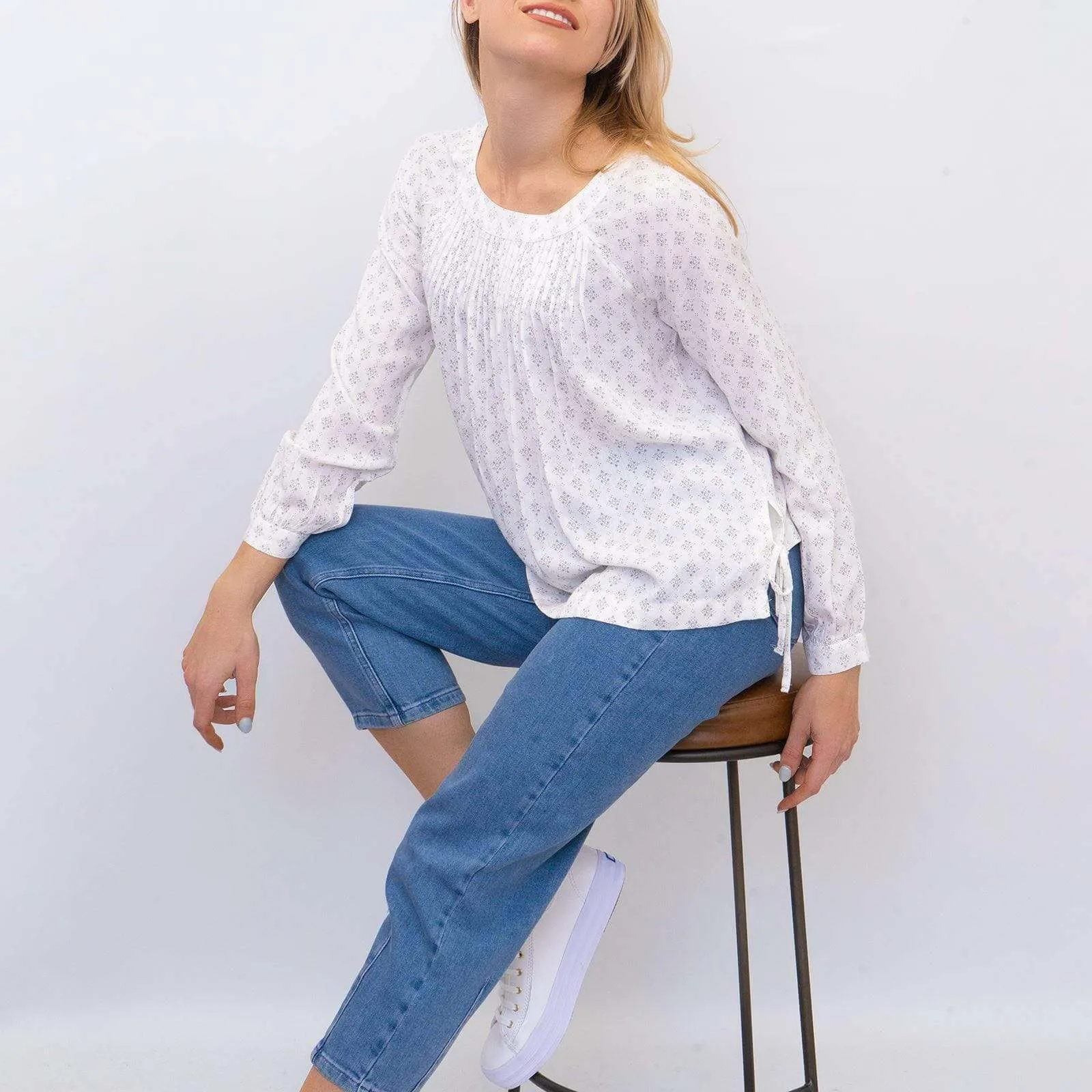 White Diamond Dot Pleated Long Sleeve Lightweight Casual Tops