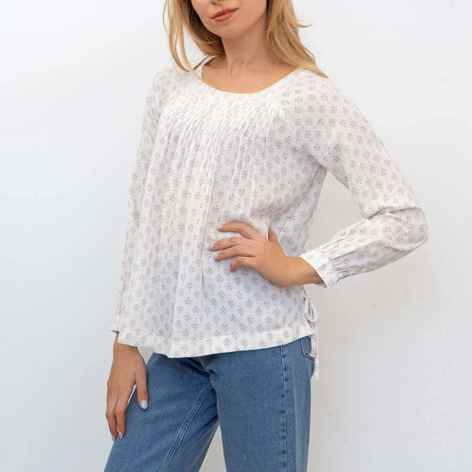 White Diamond Dot Pleated Long Sleeve Lightweight Casual Tops